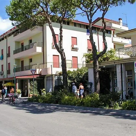 Bianco Hotel 3*